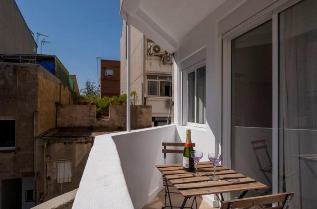 Apartment Close To The Beach Sant Adria de Besos Exterior foto