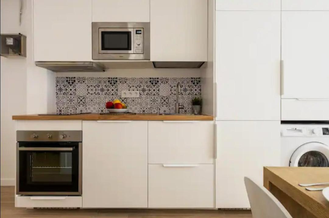 Apartment Close To The Beach Sant Adria de Besos Exterior foto