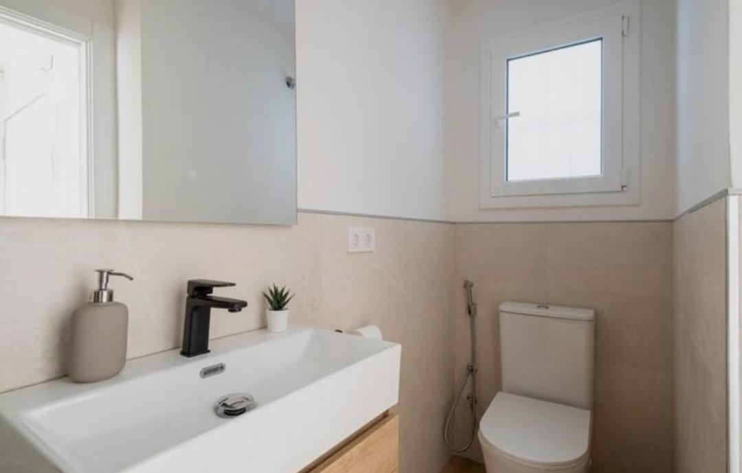 Apartment Close To The Beach Sant Adria de Besos Exterior foto